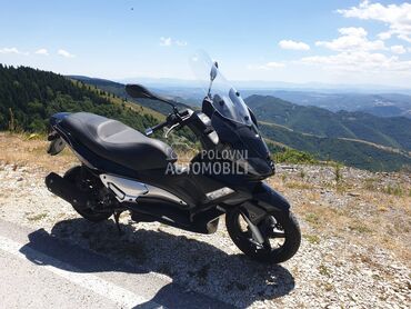Aprilia sr max 300