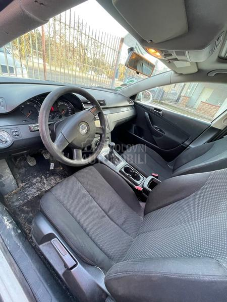 Volkswagen Passat B6 -  kompletan auto u delovima