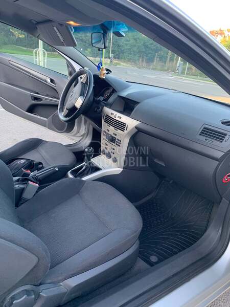 Opel Astra H GTC