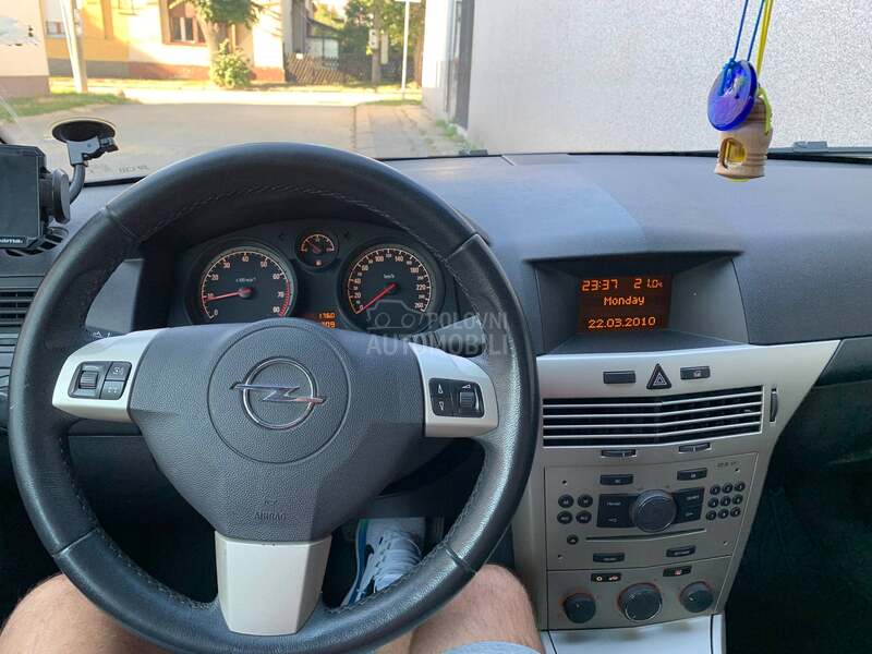 Opel Astra H GTC