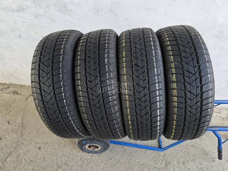 Pirelli 205/60 R17 Zimska