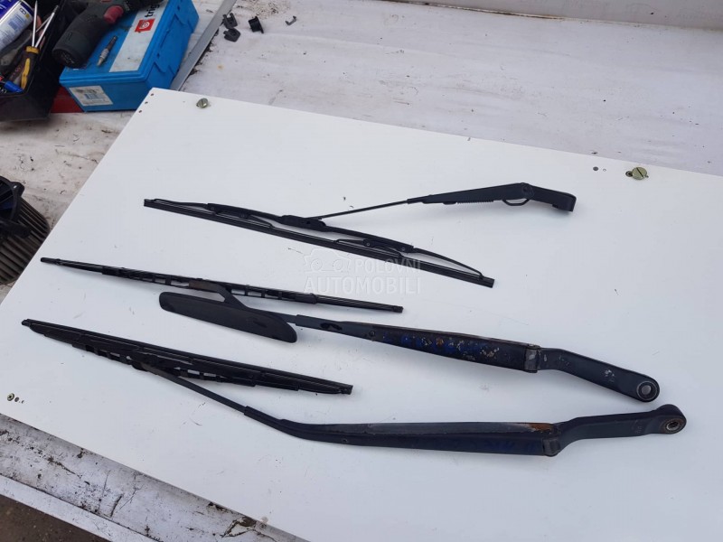 METLICE BRISAČA SA NOSAČIMA