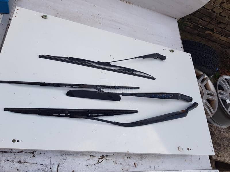 METLICE BRISAČA SA NOSAČIMA