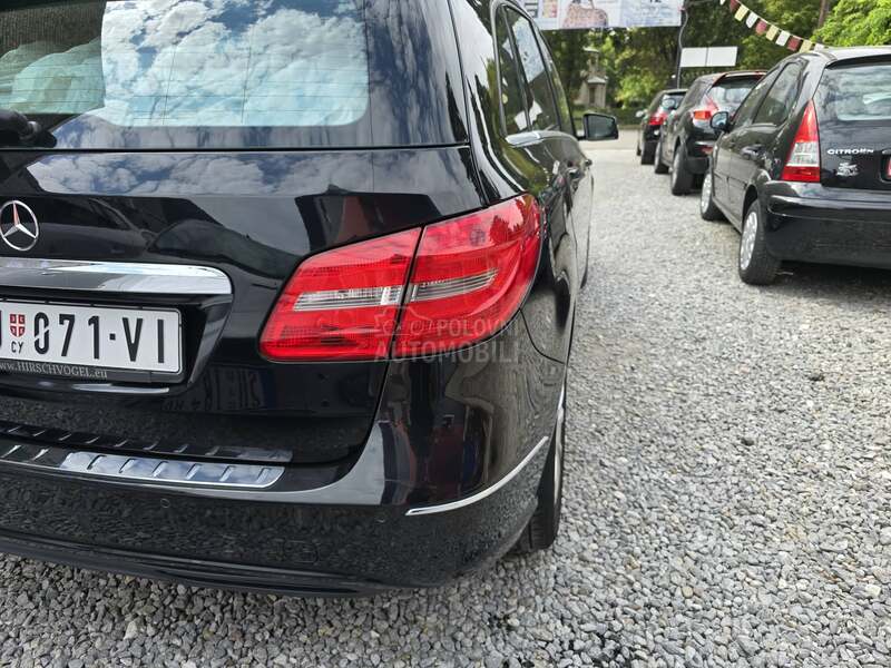 Mercedes Benz B 180 