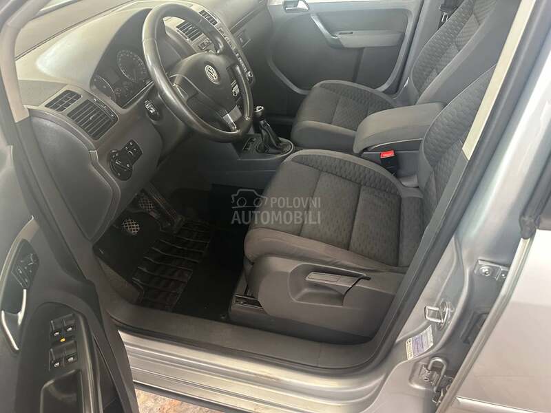 Volkswagen Touran 1.9TDI P.o.k.l.o.n