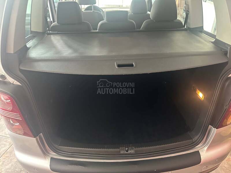 Volkswagen Touran 1.9TDI P.o.k.l.o.n