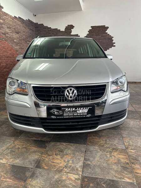 Volkswagen Touran 1.9TDI P.o.k.l.o.n