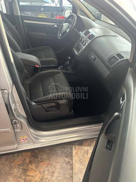 Volkswagen Touran 1.9TDI P.o.k.l.o.n