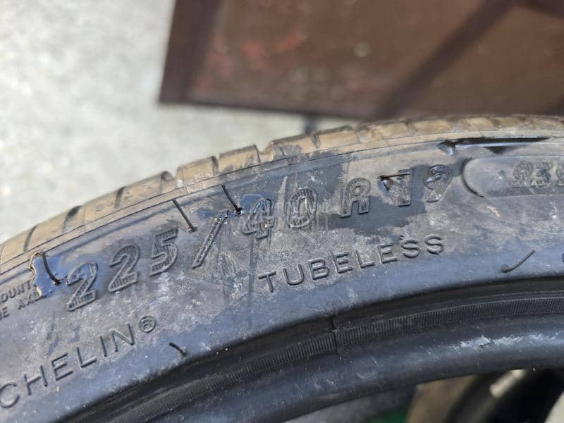 Michelin 225/40 R19 Letnja