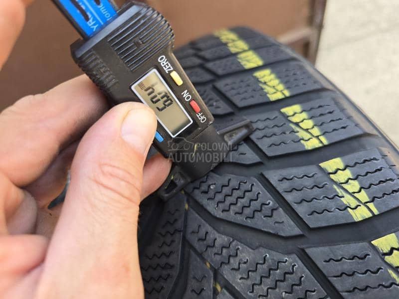 Nexen 235/60 R18 Zimska