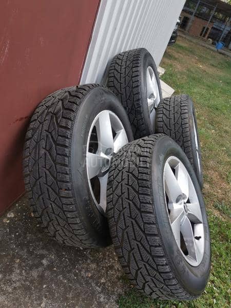 Taurus 215/65 R17 Zimska