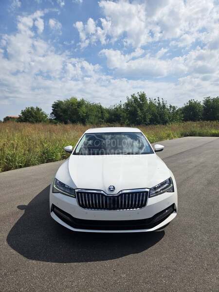 Škoda Superb 2.0 led