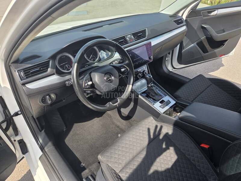 Škoda Superb 2.0 led