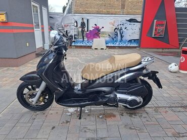 Piaggio Beverly 400 tourer