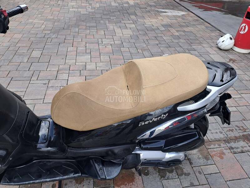 Piaggio Beverly 400 tourer