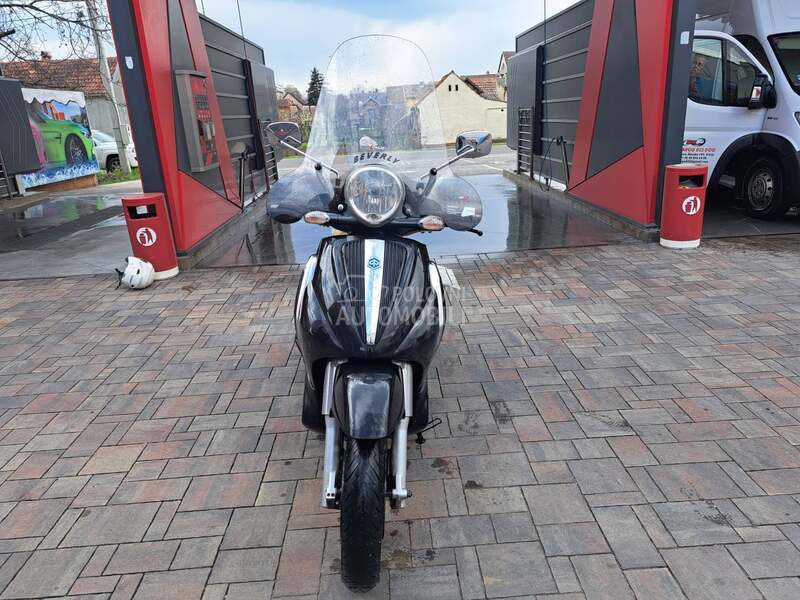 Piaggio Beverly 400 tourer