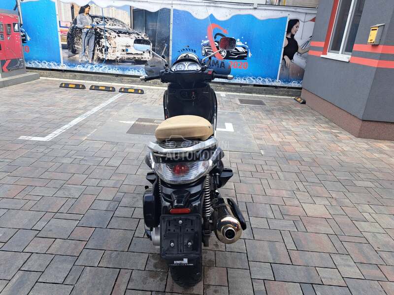 Piaggio Beverly 400 tourer