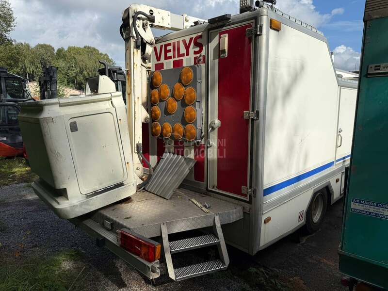 Mercedes Benz ATEGO 823