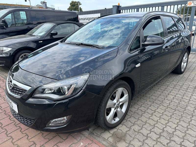 Opel Astra J 12 2011. god. -  kompletan auto u delovima