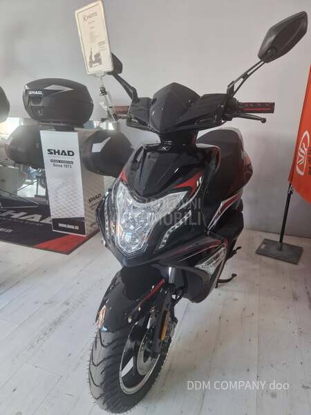 K-MOTO R8