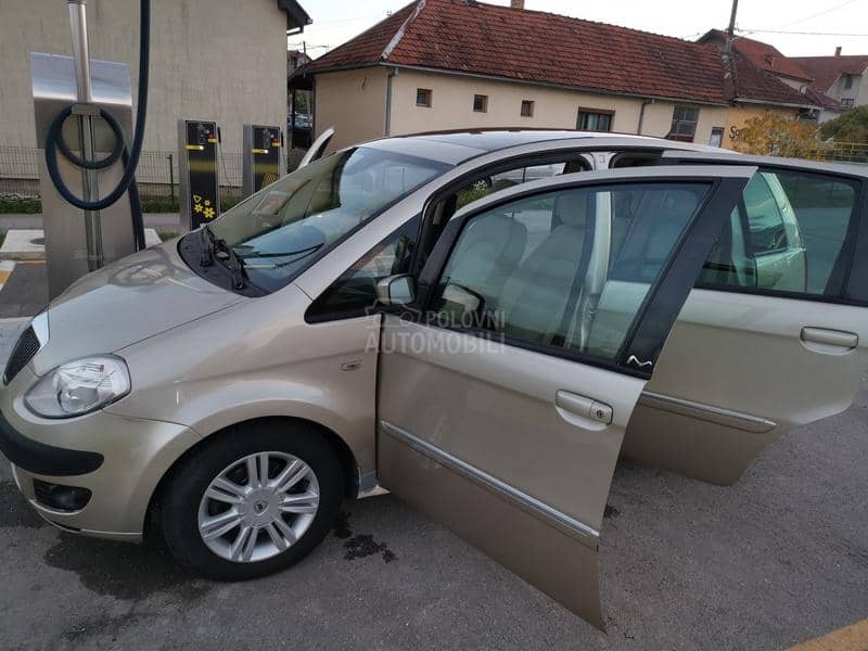 Lancia Musa Motor 1.9 8v