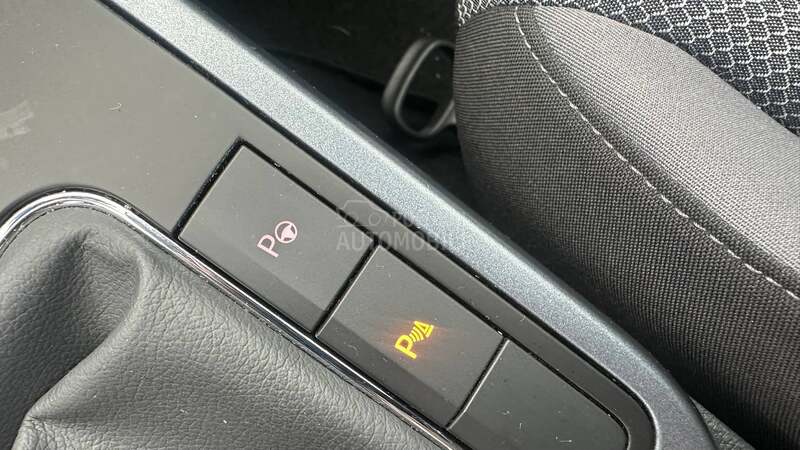 Seat Arona STYLE BI-COLOR PILOT
