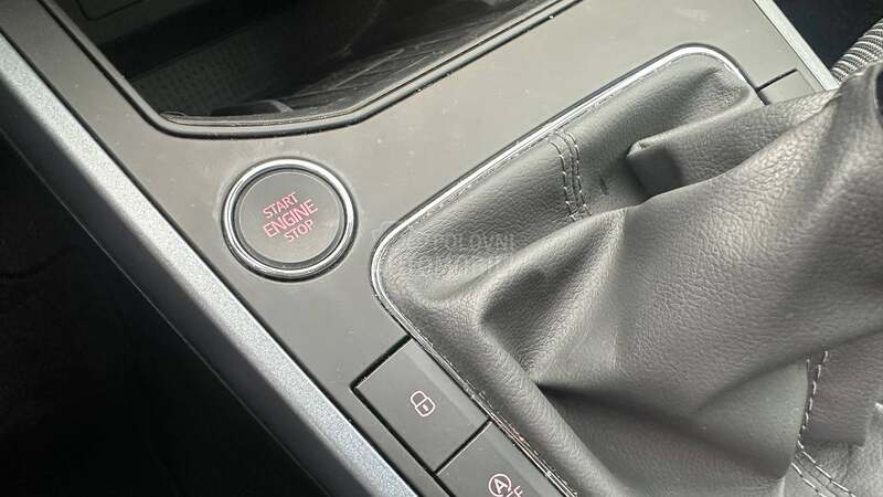 Seat Arona STYLE BI-COLOR PILOT