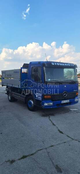 Mercedes Benz 818