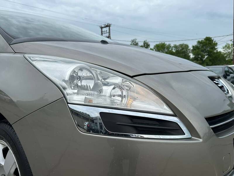 Peugeot 5008 1.6 E-HDI ACTIVE