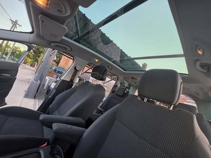 Peugeot 5008 1.6 HDI N.A.V.I