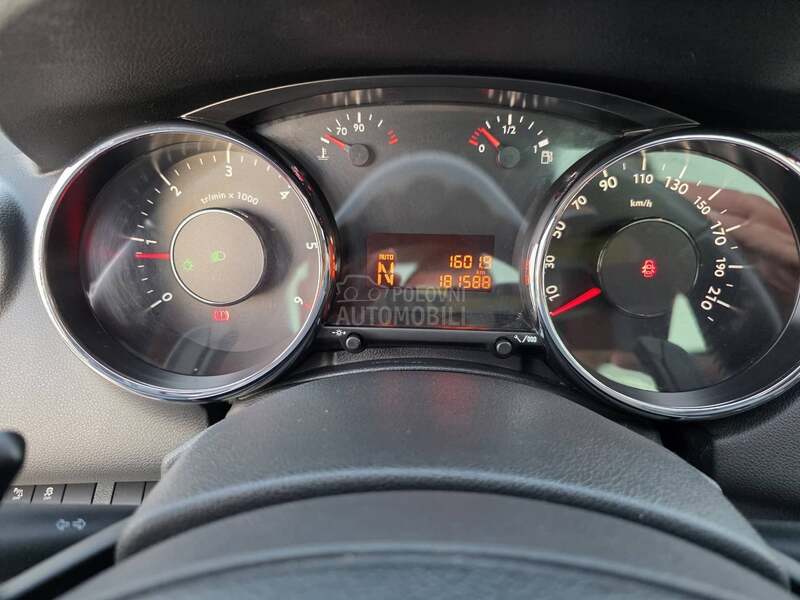 Peugeot 5008 1.6 HDI N.A.V.I