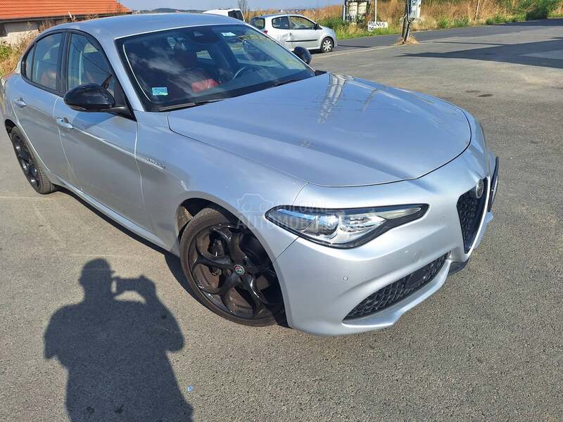 Alfa Romeo Giulia VELOCE