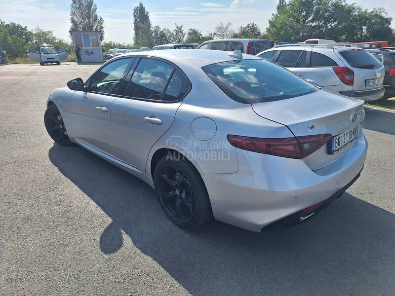 Alfa Romeo Giulia VELOCE