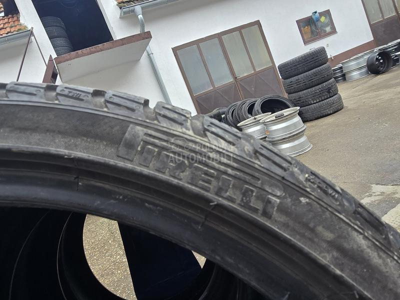 Pirelli 235/35 R19 Zimska