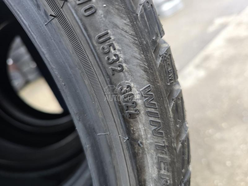 Pirelli 235/35 R19 Zimska