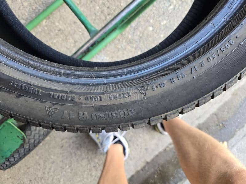 Continental 205/50 R17 Zimska