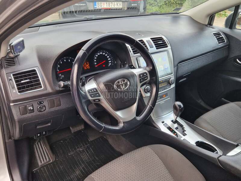 Toyota Avensis 2.0 VVT-i  FABRIKA