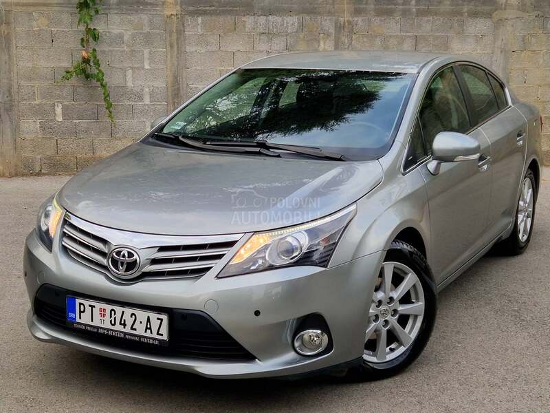 Toyota Avensis 2.0 VVT-i  FABRIKA