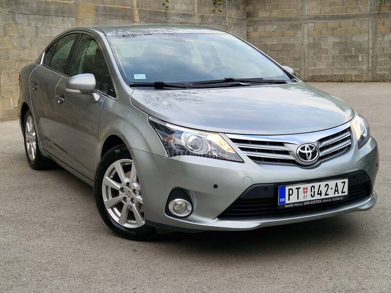 Toyota Avensis 2.0 VVT-i  FABRIKA