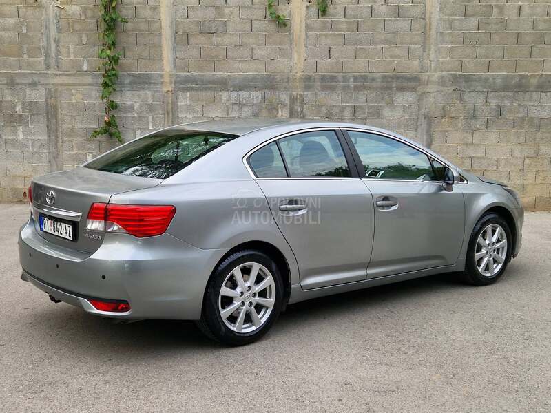 Toyota Avensis 2.0 VVT-i  FABRIKA