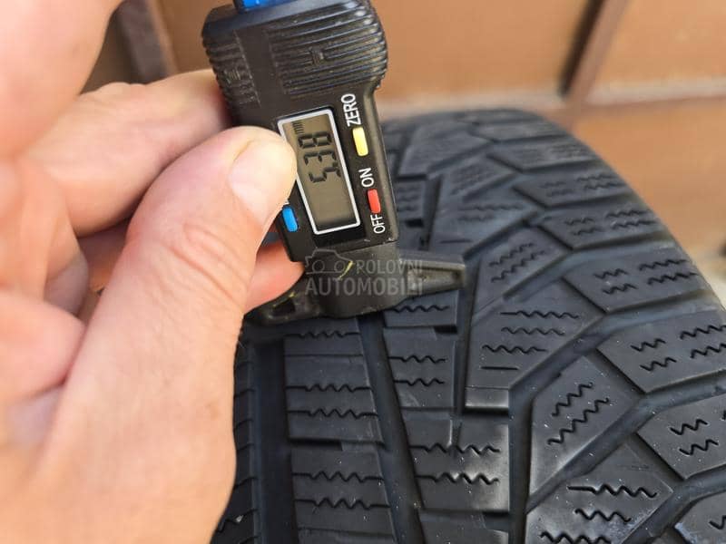 Hankook 215/45 R16 Zimska