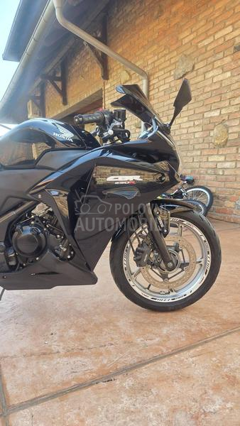 Honda cbr 250r