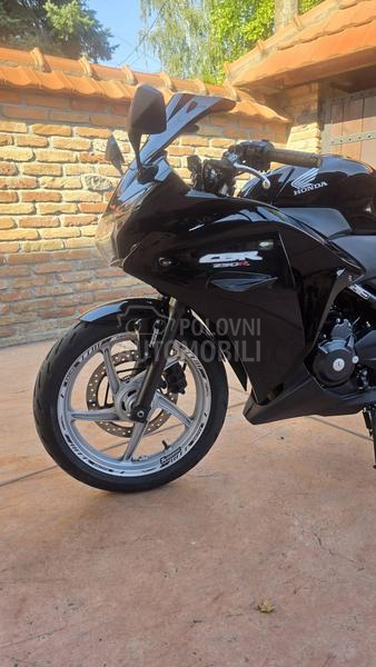 Honda cbr 250r