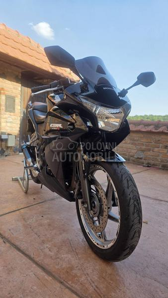 Honda cbr 250r