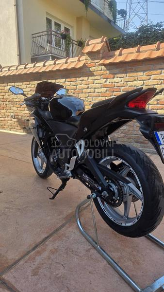 Honda cbr 250r