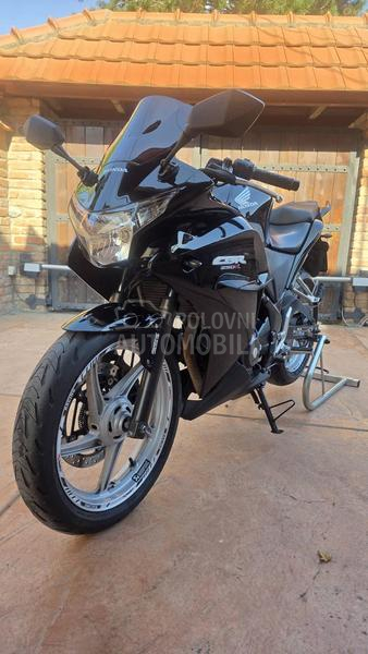 Honda cbr 250r