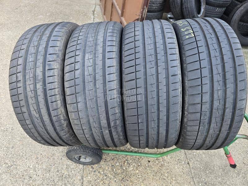 Vredestein 225/50 R18 Letnja