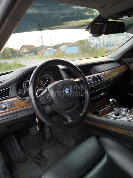 BMW 730 