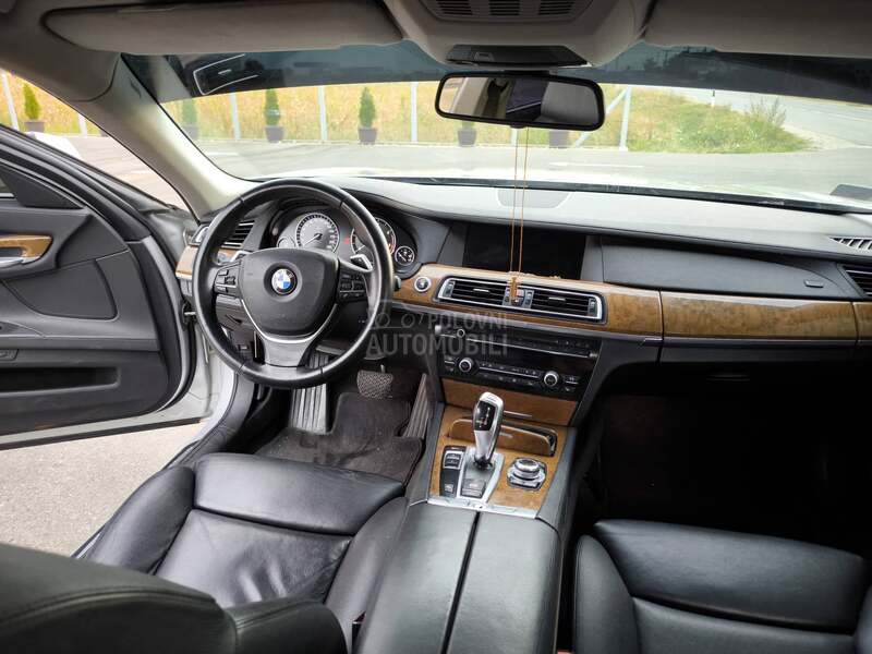 BMW 730 