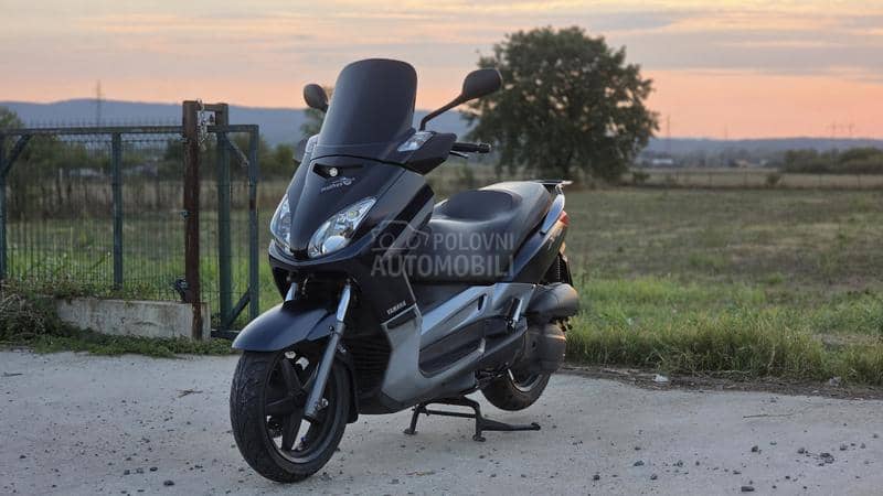 Yamaha x max